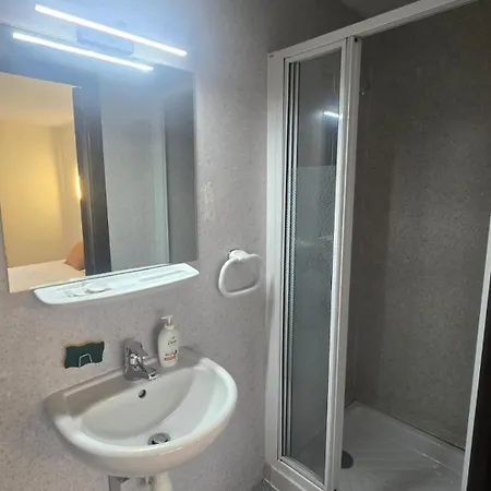 Les Poiriers - Type Avec Salle De Bain Privee