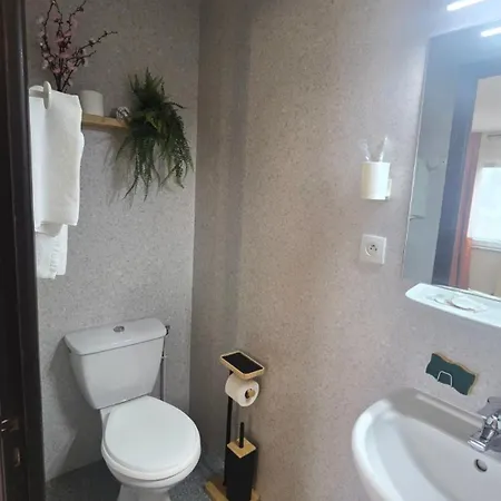 Les Poiriers - Type Avec Salle De Bain Privee 3*
